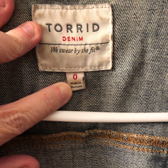 Torrid Distressed Blue Denim Jean Jacket size 0 - Picture 2 of 4